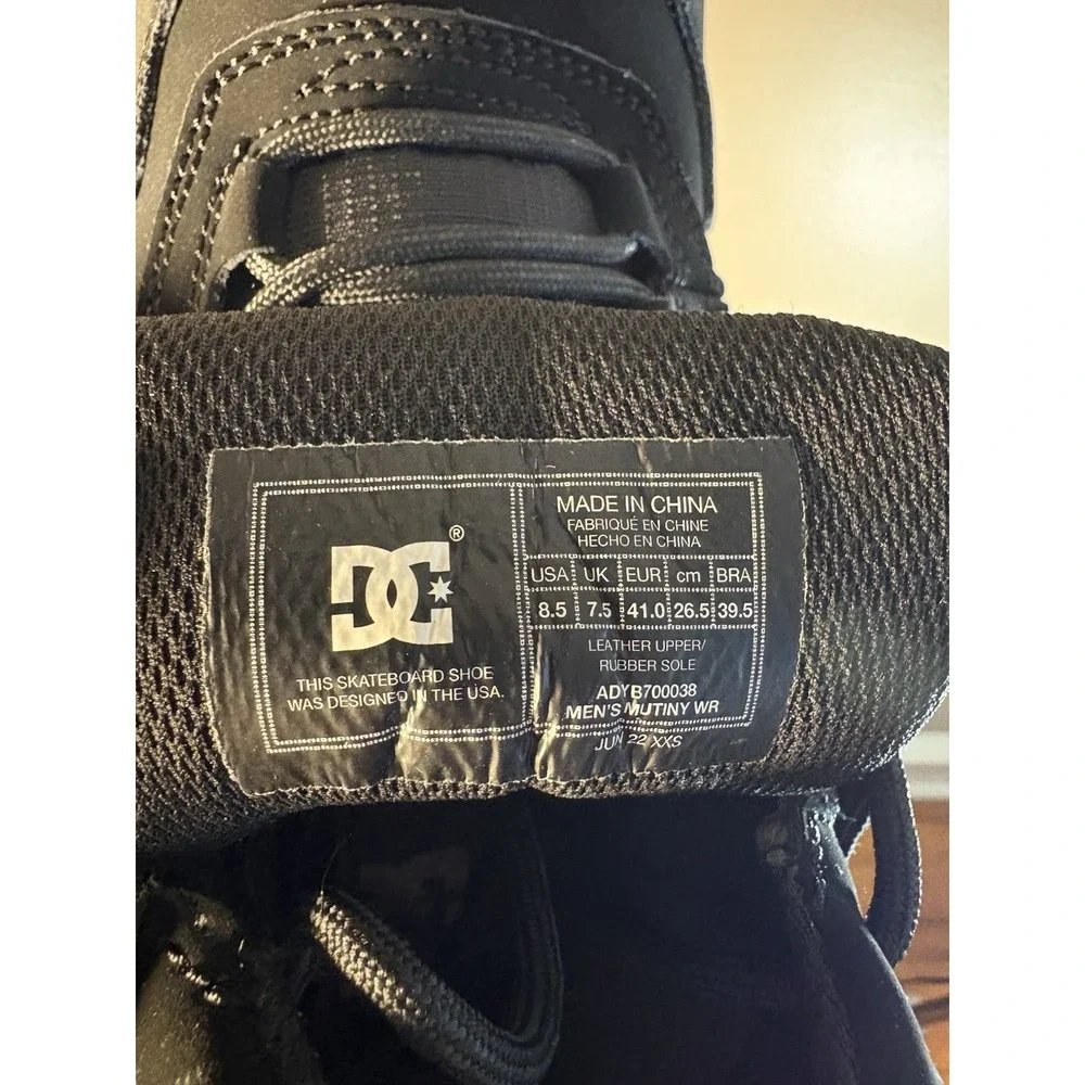 DC Mutiny Snow Boots Men's Size 8.5 Wheat Black ADYO200054 Waterproof New in Box